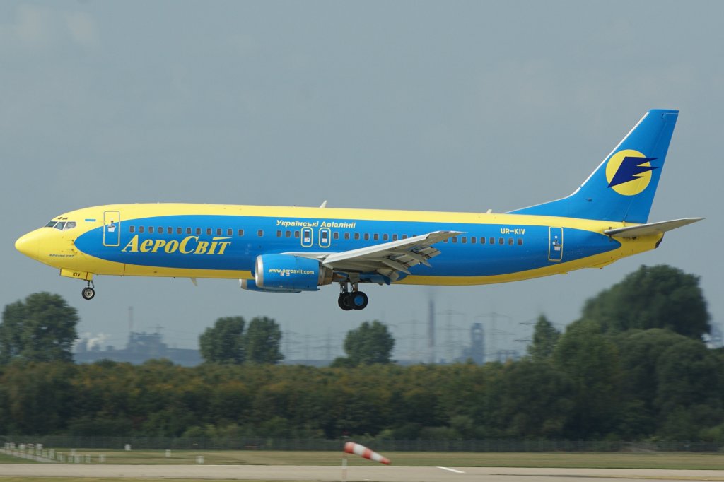 Aerosvit Boeing 737-400