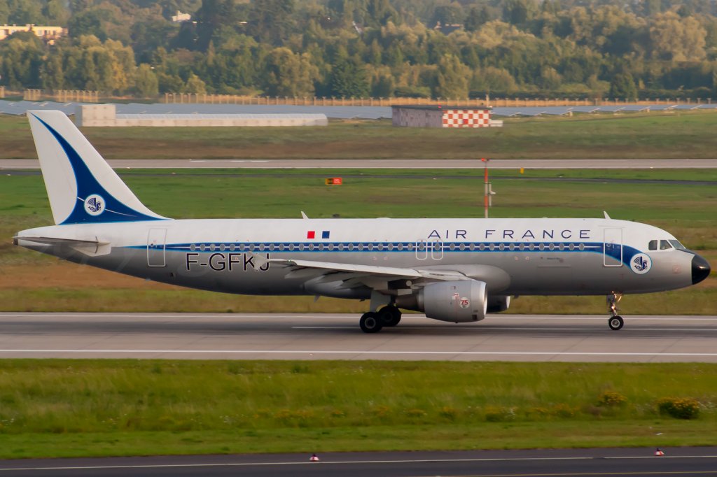 Air France Airbus A320-211
F-GFKJ DUS 15.08.2012