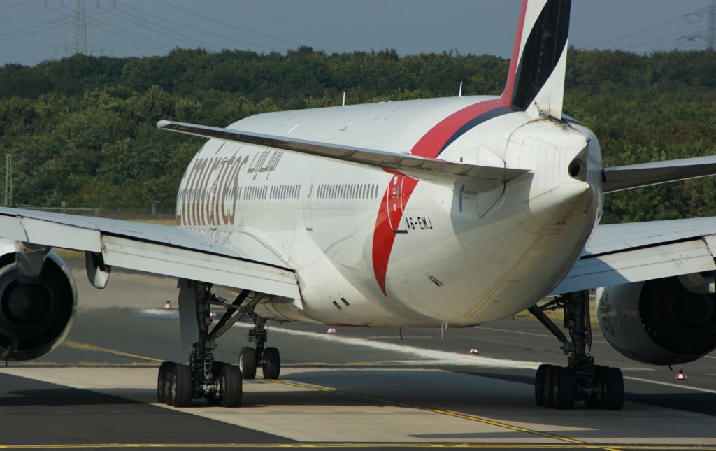 Emirates Boeing 777-200