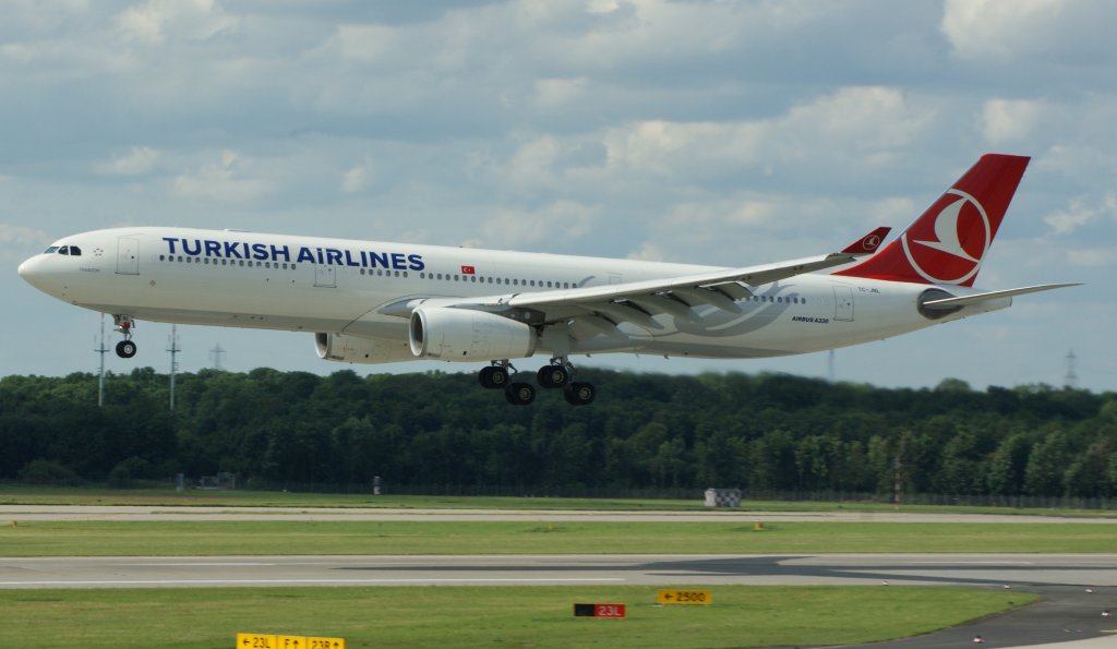 Turkish Airlines Airbus A33-300