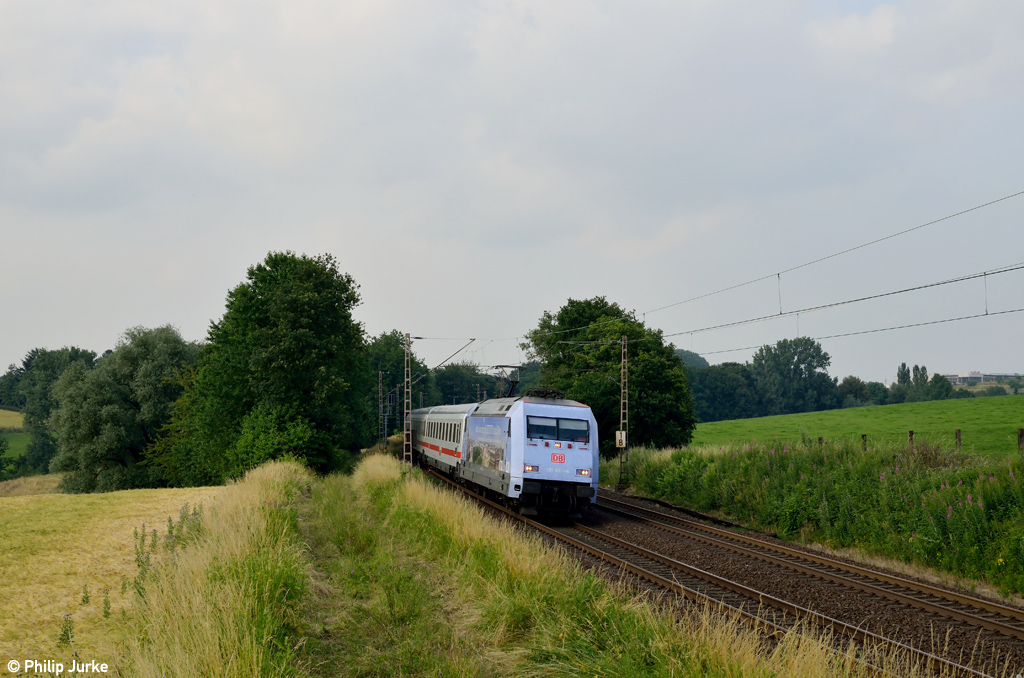 101 016-4 mit dem IC 2440 von Leipzig nach K�ln am 11.07.2013 bei Haan-Ellscheid.