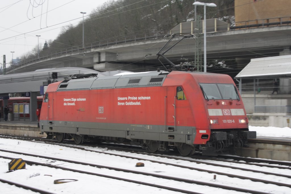 101 020 stand am 30.12.2010 in Koblenz HBF