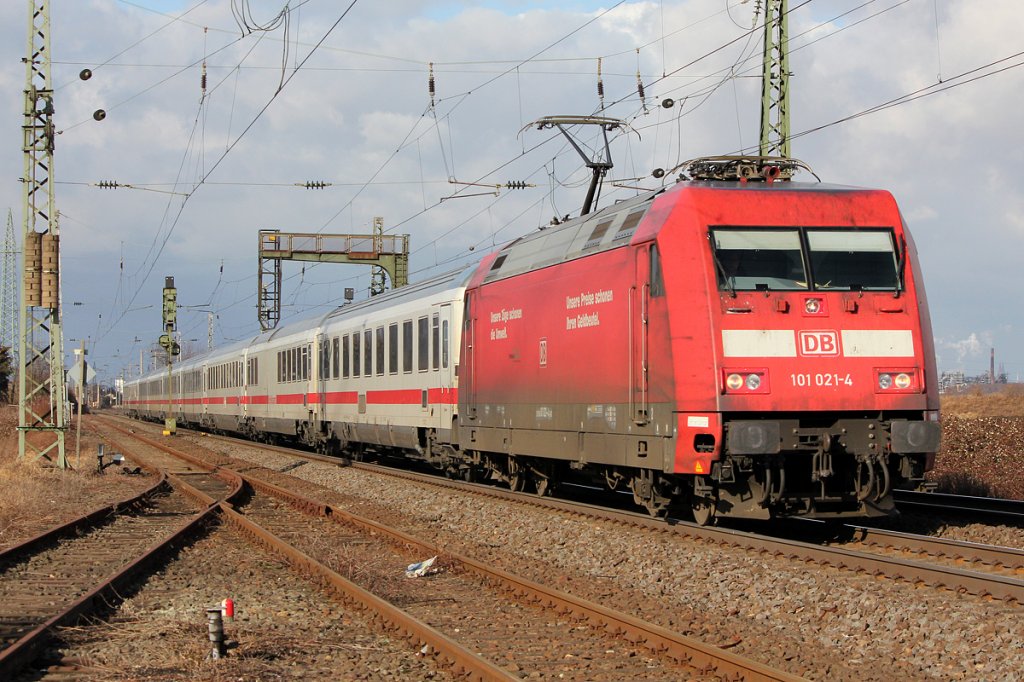 101 021-4 kurz vor Br�hl am 19.02.2012