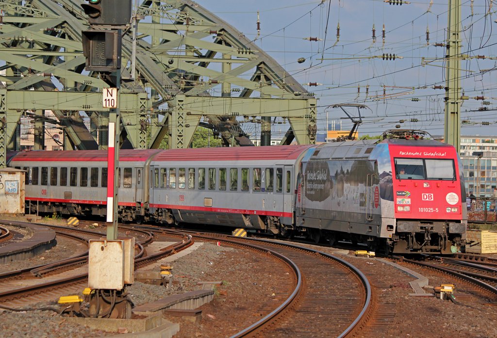 101 025-5 am EN421 in K�ln Hbf am 23.06.2012
