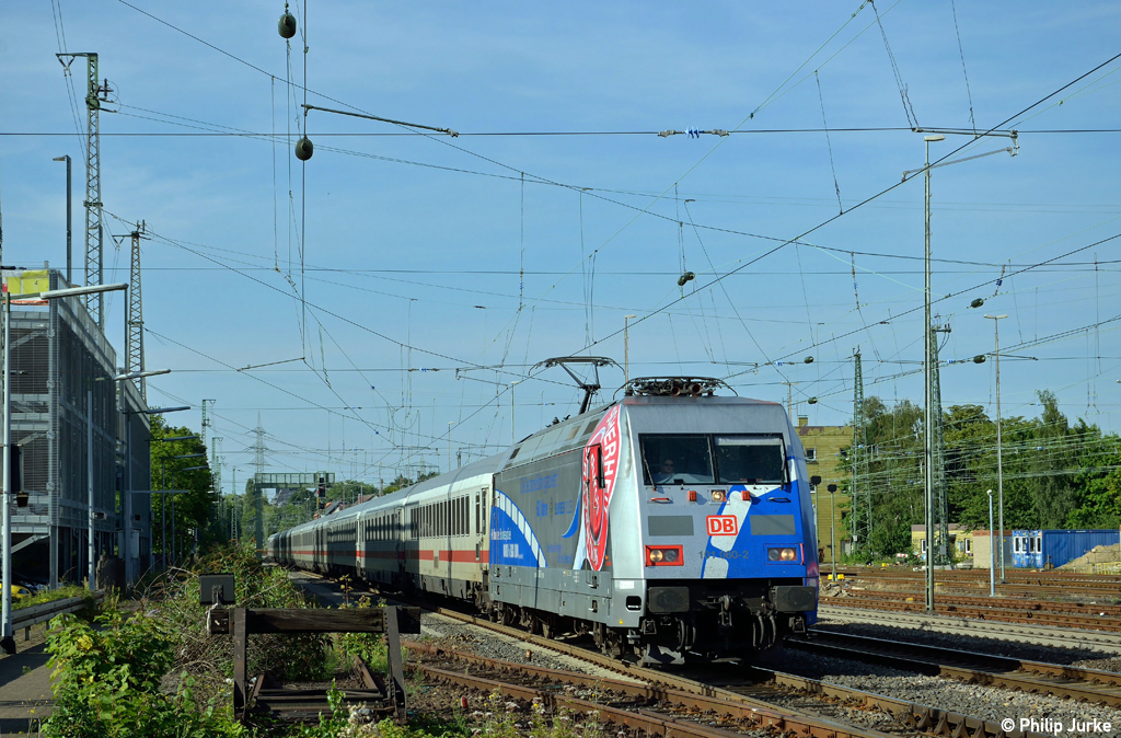 101 060-2 mit dem IC 2329 nach Passau am 17.08.2012 in Solingen.