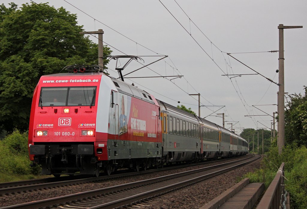 101 080-0 am EC6 bei Br�hl am 18.05.2012