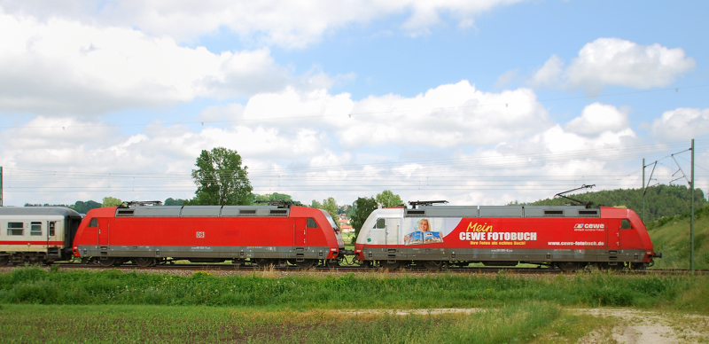 101 081-8, CEWE Fotobuch, + 101 133-7,  aufgenommen als Doppler vor einem IC, am 22.06.13, bei Mindelaltheim.