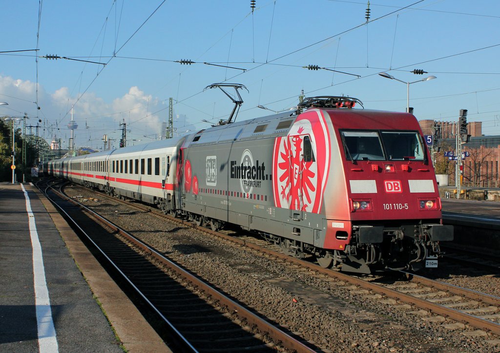 101 110-5 am IC2010 in K�ln Messe/Deutz am 06.11.2012