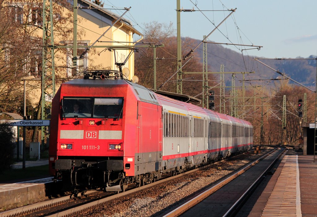 101 111-3 am IC118 in Bonn Oberkassel am 25.03.2012