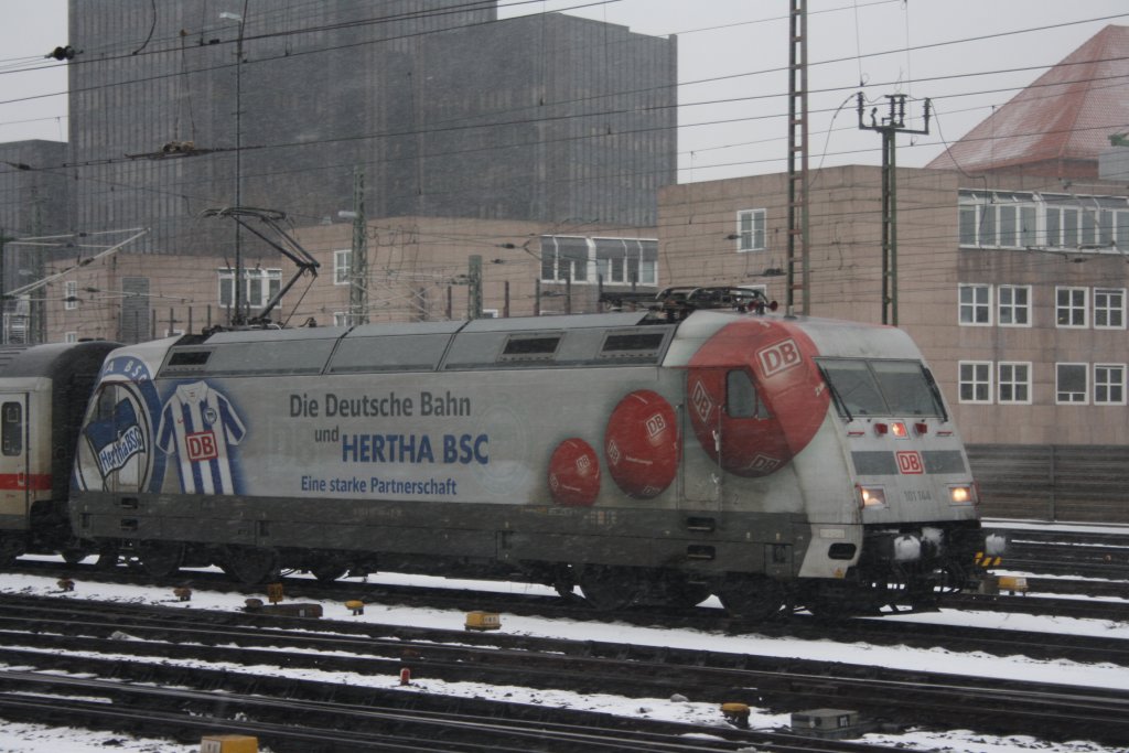 101 144 mit einem IC in Hannover HBF am 02.02.2010