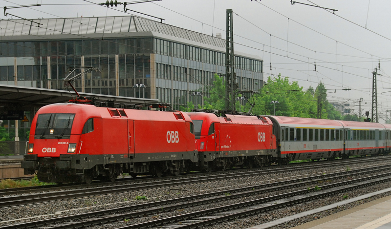 1016 021-6 + 1216 020-8 (Part Of The Best), aufgenommen am 12.05.12, am Heimeranplatz.