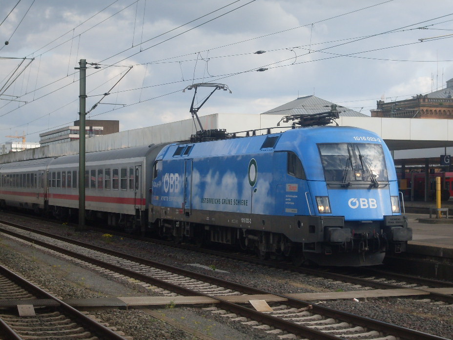 1016 023 mit einem IC in Hannover HBF am 04.05.2009