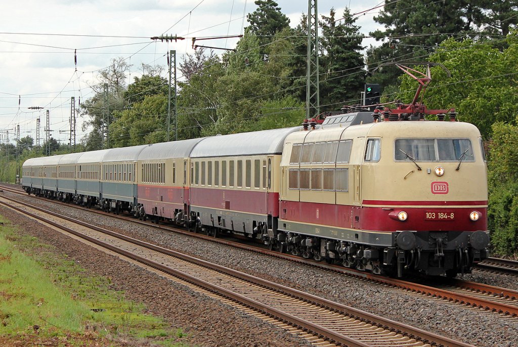 103 184-8 am IC2417 in Angermund am 17.07.2011