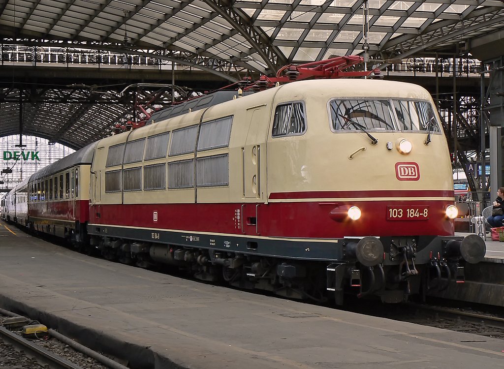103 184-8 in K�ln Hbf am 27.03.2010