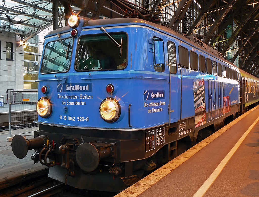 1042 520-8 am Fun Express aus Hetzerrath(Mosel) in K�ln Hbf. am 21.11.2010