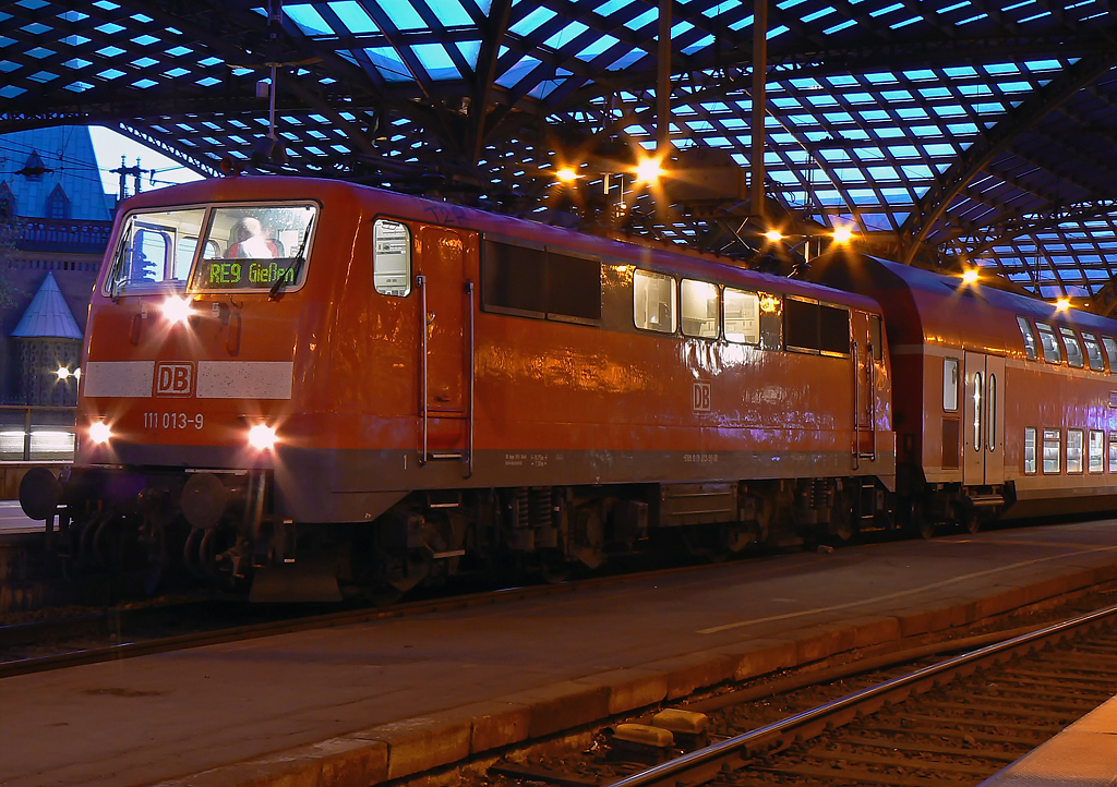11 013-9 in K�ln Hbf am 24.04.2010