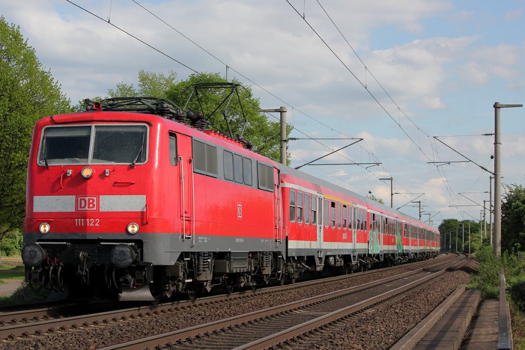 111 122 am RB48 in Br�hl am 01.05.2012