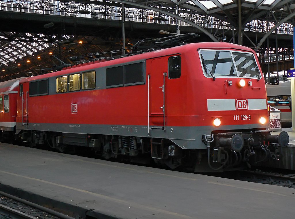 111 129-9 in K�ln Hbf am 18.12.09