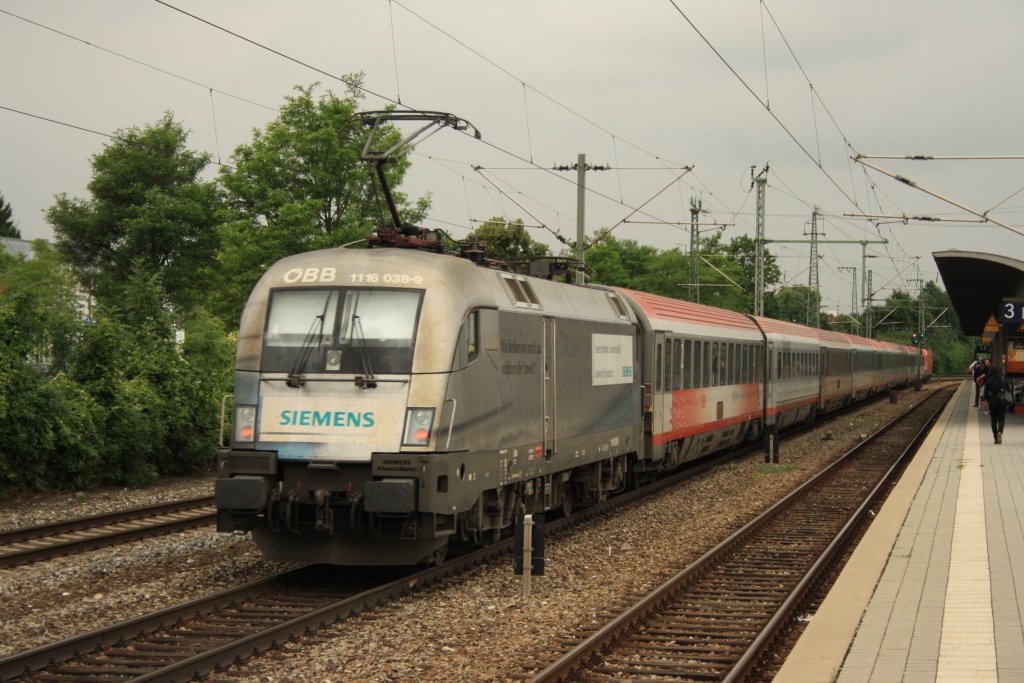 1116 038 mit einem EC in M�nchen Trudderring am 29.07.2010