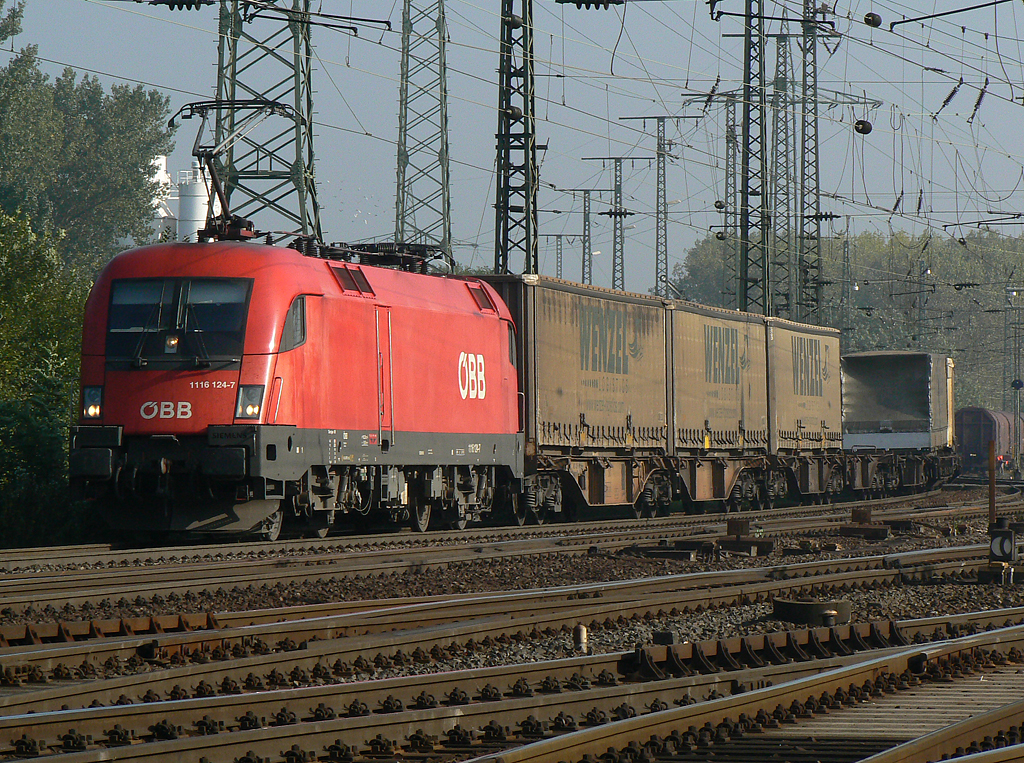 1116 124-7 der �BB in Gremberg am 12.10.2010