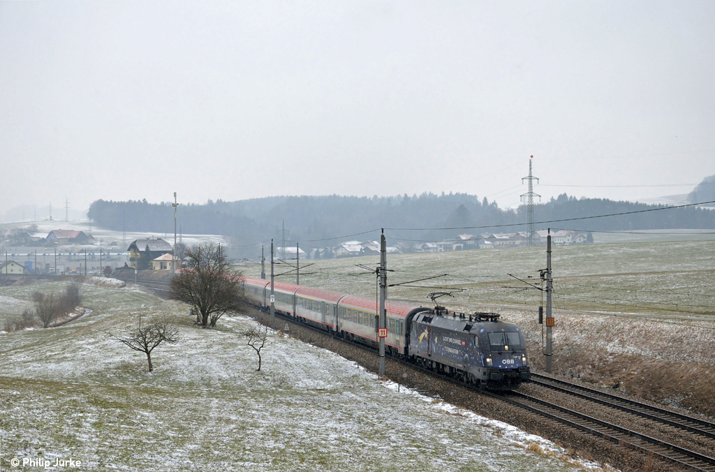 1116 126-4 mit dem OIC 861 von Landeck-Zams nach Wien am 03.04.2013 bei Weng.