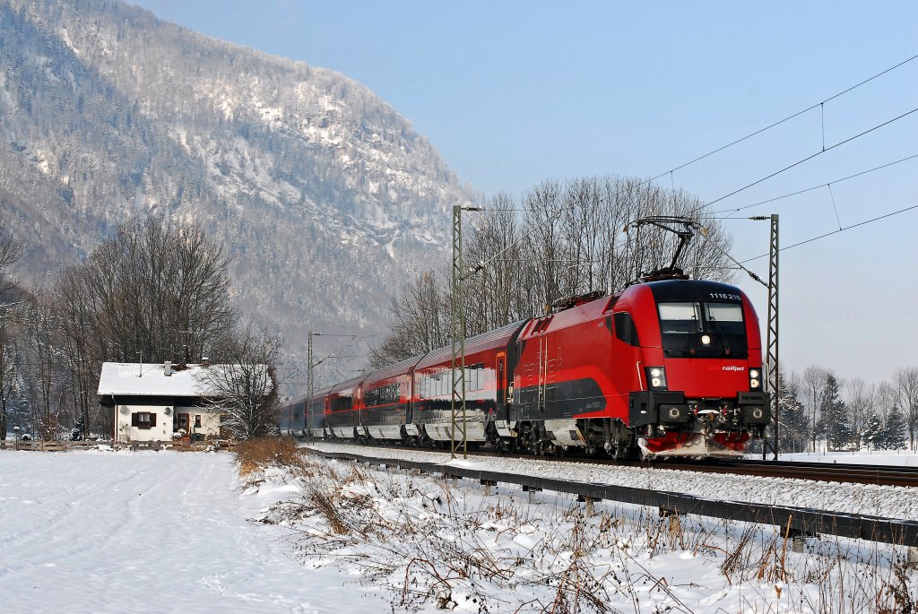 1116 210 Railjet nach Kufstein.
Aufgenommen am 04.12.2010 in Niederaudorf