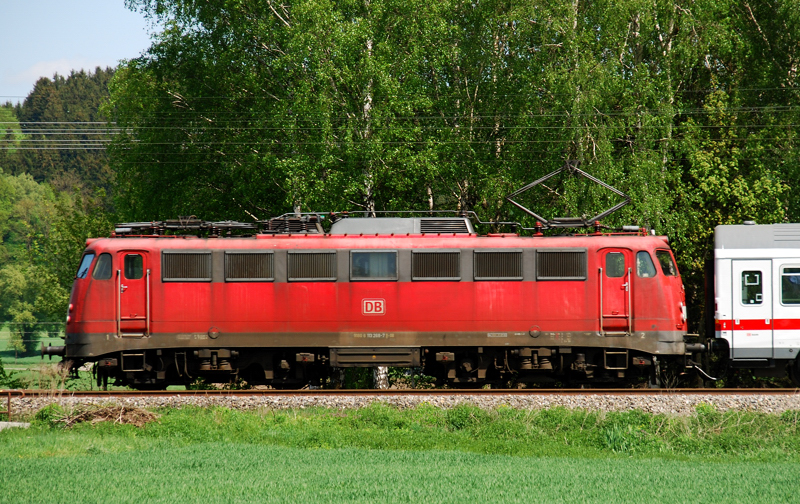 113 268-7, aufgenommen am 04.05.12, kurz vor Mindelaltheim.