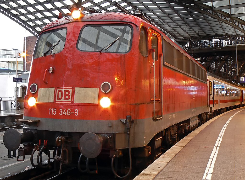 115 346-9 im ICE Ersatzverkehr in K�ln Hbf 29.01.2010