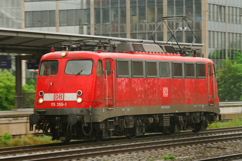 115 350-1, aufgenommen bei einer Solodurchfahrt durch deb Heimeranplatz, am 12.05.12.