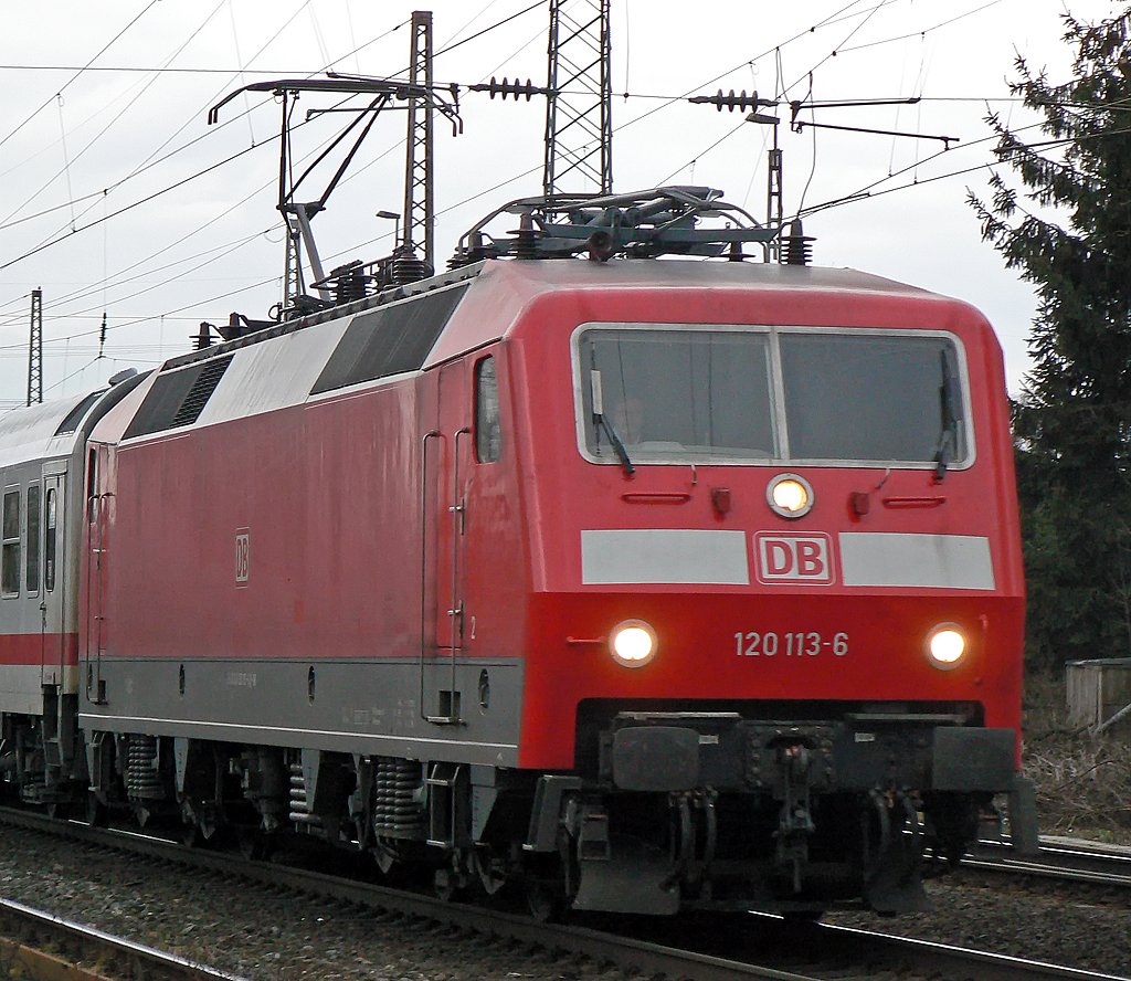 120 113-6 mit einem IC in Ratingen-Lintorf am 19,03,10 !!!