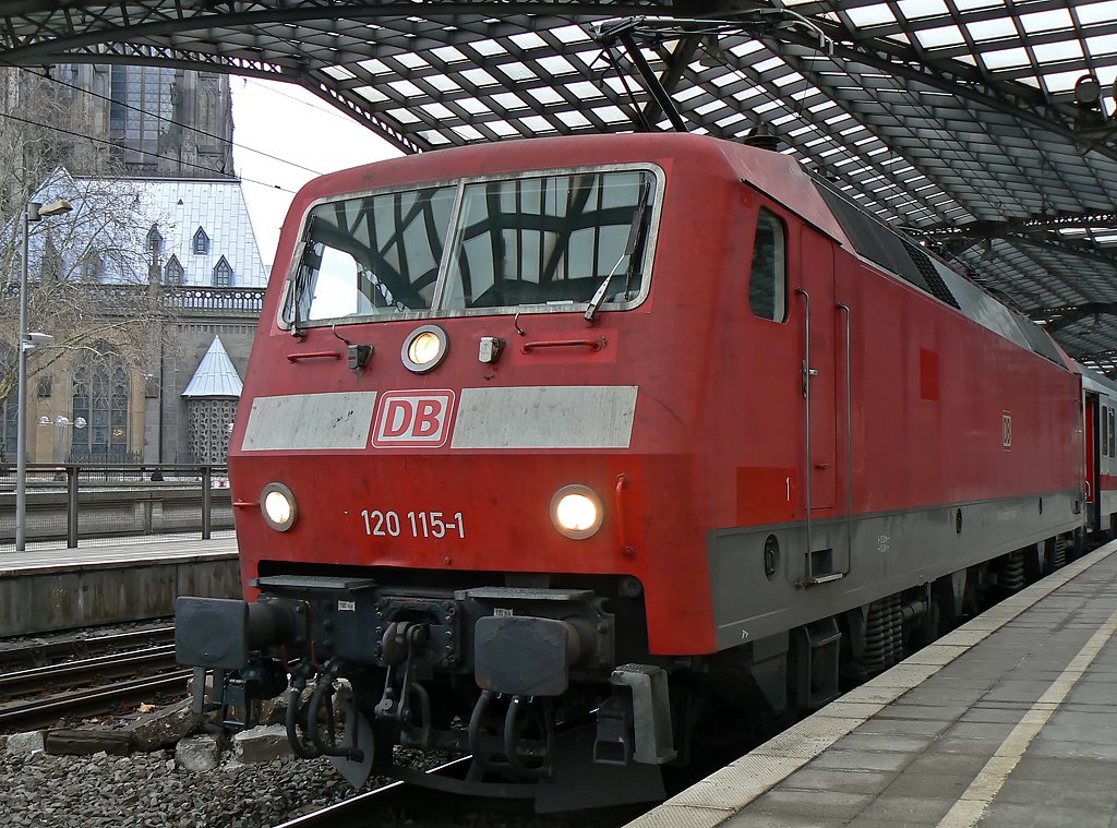 120 115-1 in K�ln Hbf. am 22.01.2010