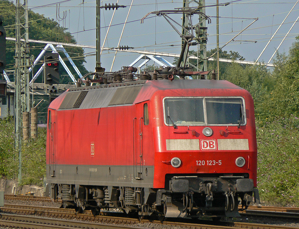 120 123-6 Lz. in K�ln-West am 30.07.2010
