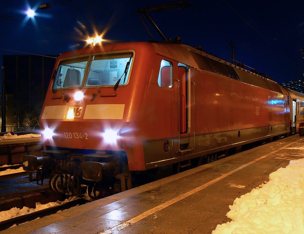 120 134-2 in K�ln Hbf am 30.01.2010