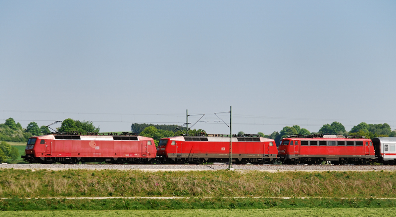 120 149-0 + 120 122-7 + 115 350-1, aufgenommen am 06.05.11, kurz vor Burgau.