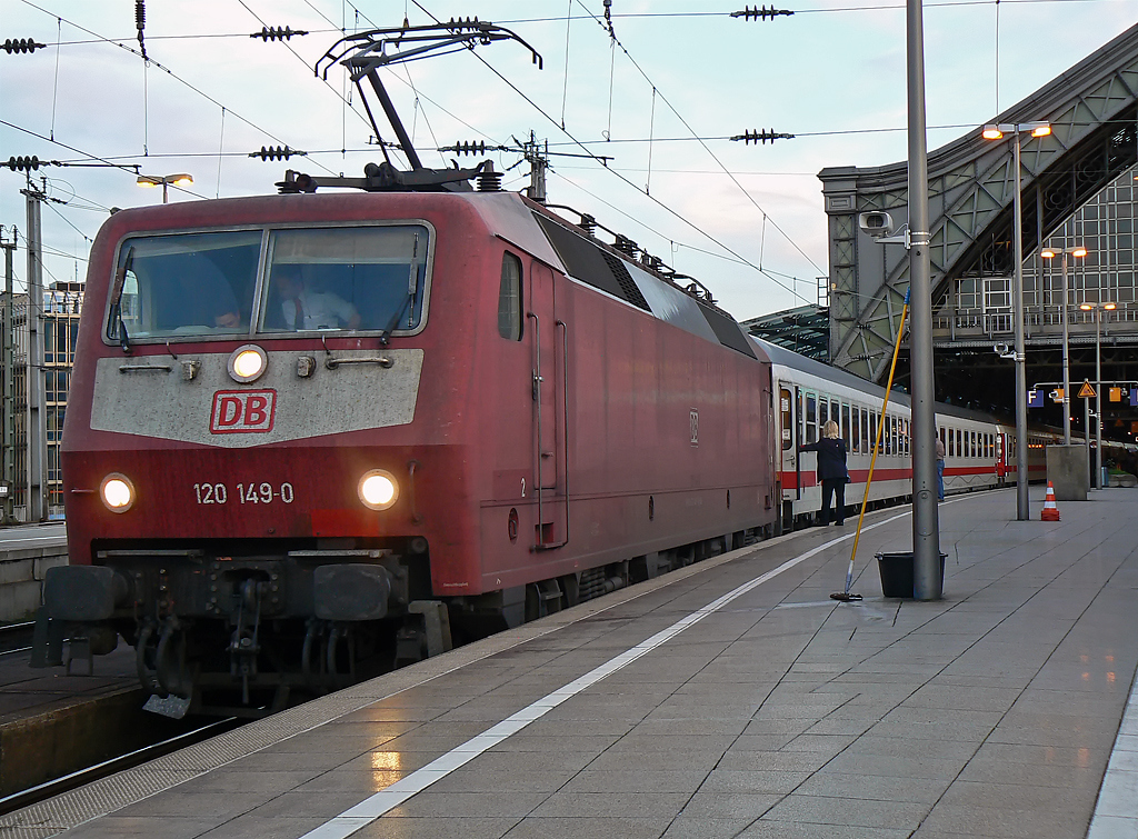120 149-0 in K�ln Hbf am 03.10.2010