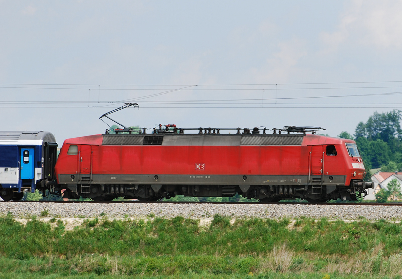 120 150-8, aufgenommen am 14.05.11, kurz nach Burgau.