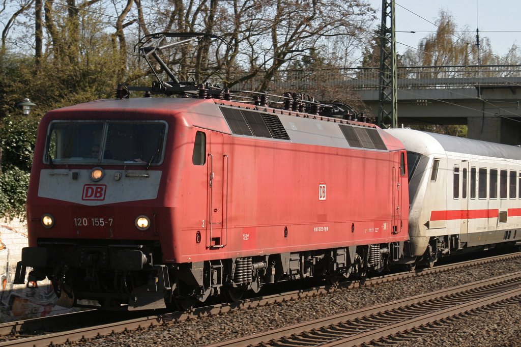 120 155 am 6.4.10 mit IC in D�sseldorf-Angermund