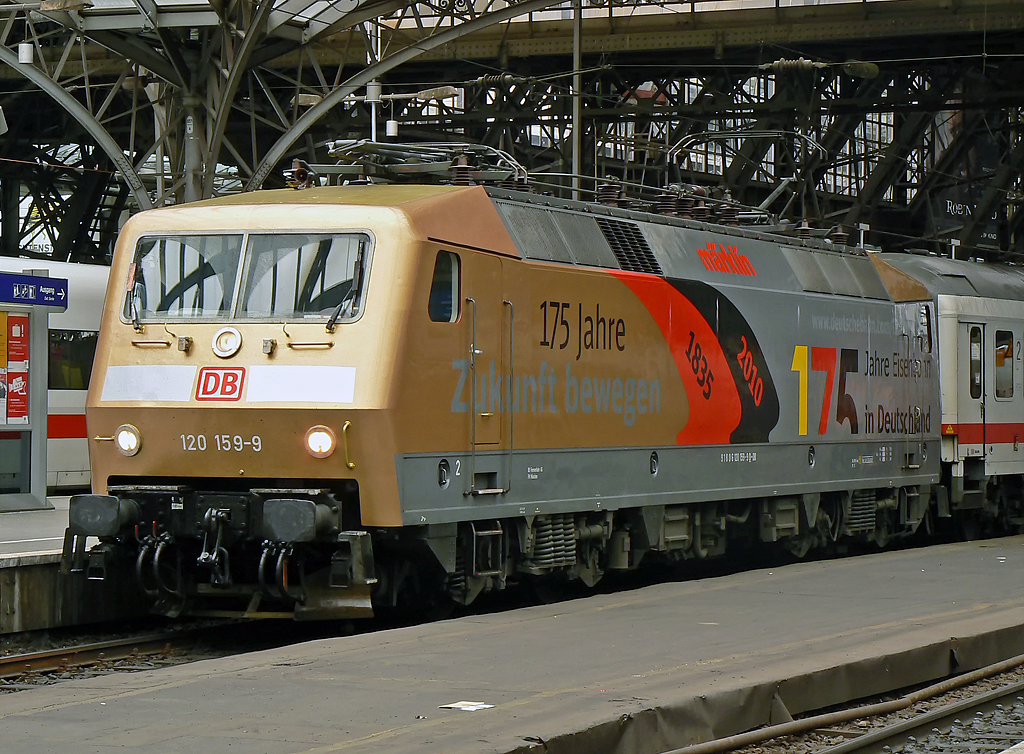 120 159-9 mit dem IC1924 in K�ln Hbf am 30.05.2010