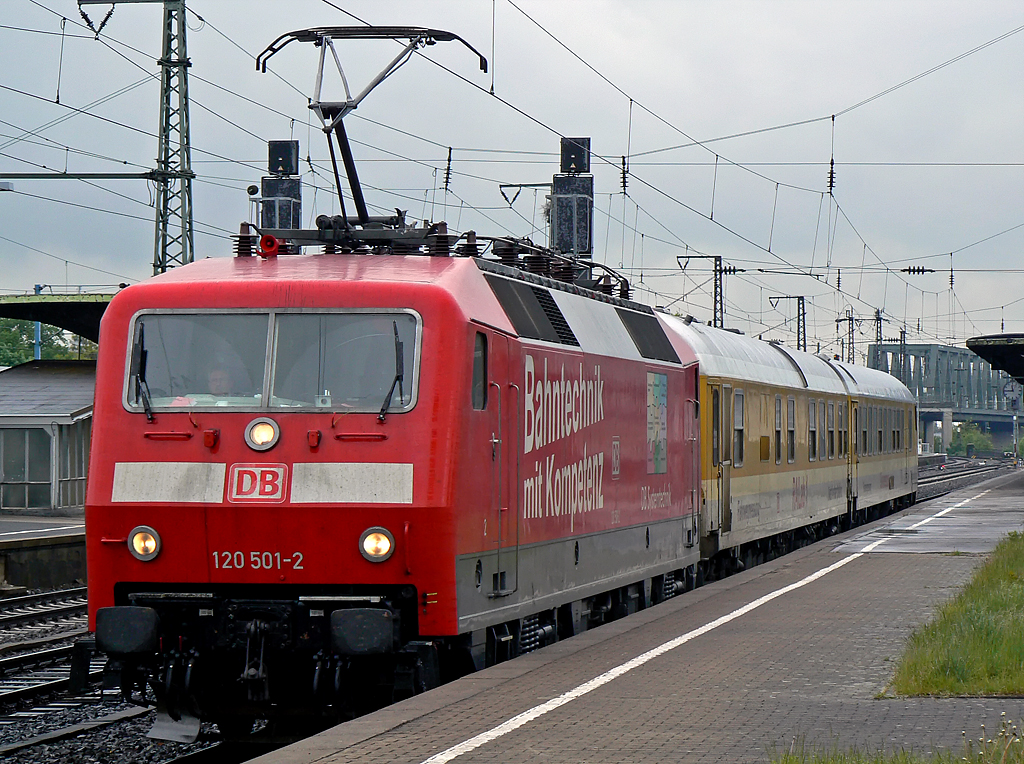 120 501-2 der DB Systemtechnik in K�ln/Messe Deutz am 07.05.2010