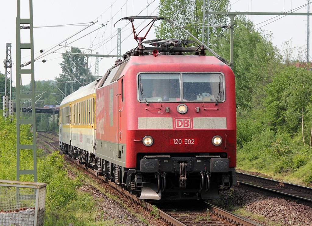 120 502 mit Messzug in Bonn Oberkassel am 26.04.2011