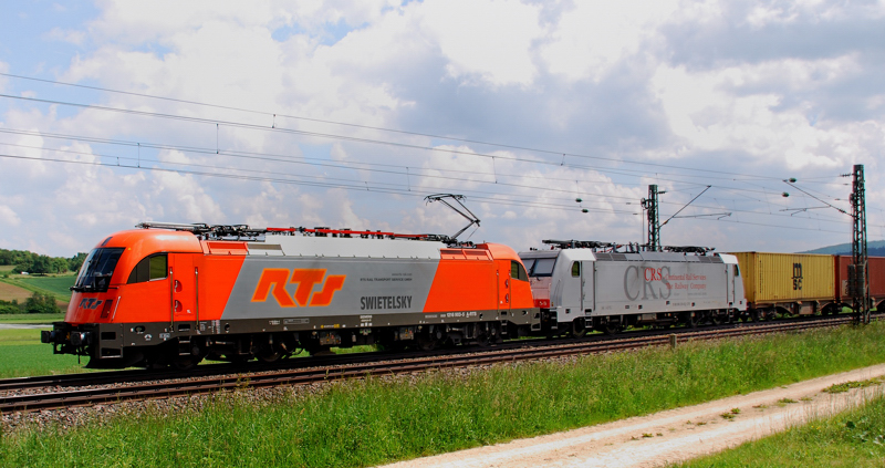 1216 903-5, RTS, + 186 239-0, CRS, aufgenommen am 08.06.13, N�he Treuchtlingen.