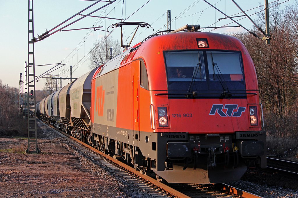 1216 903 von RTS mit Getreidezug in Bonn Oberkassel am 19.03.2012
