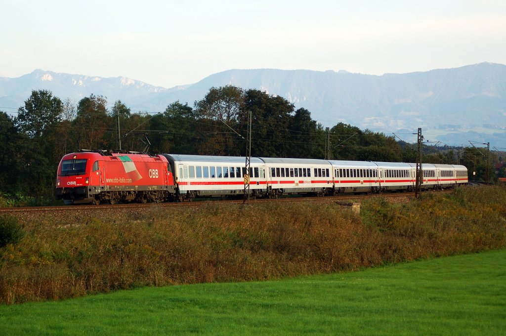 1216 der �BB, unterwegs als Eurocity zum Hbf M�nchen.
Aufgenommen in Rann am 24.09.2010
