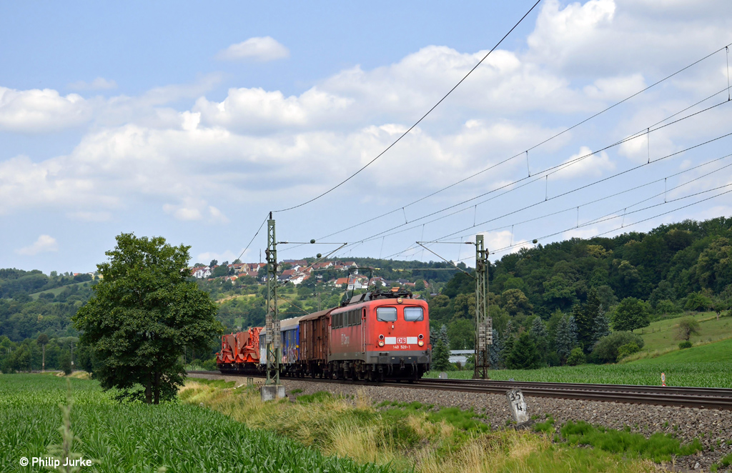 140 528-1 mit dem GC 62555 von Mannheim nach Landshut am 13.07.2013 bei Uhingen(Fils).
