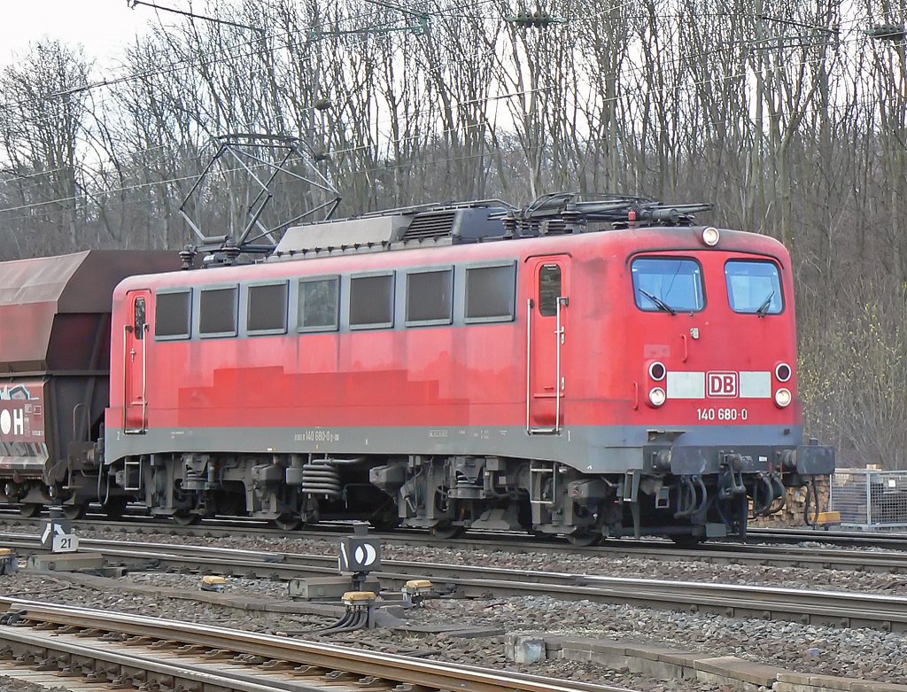 140 680-0 mit Kohlezug in Gremberg am 22.03.2010