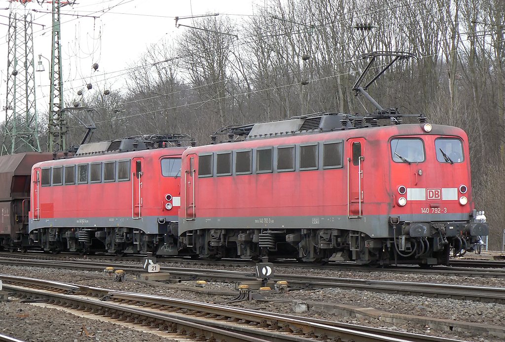 140 792-3 & 140 843-4 in Gremberg am 16.3.2010