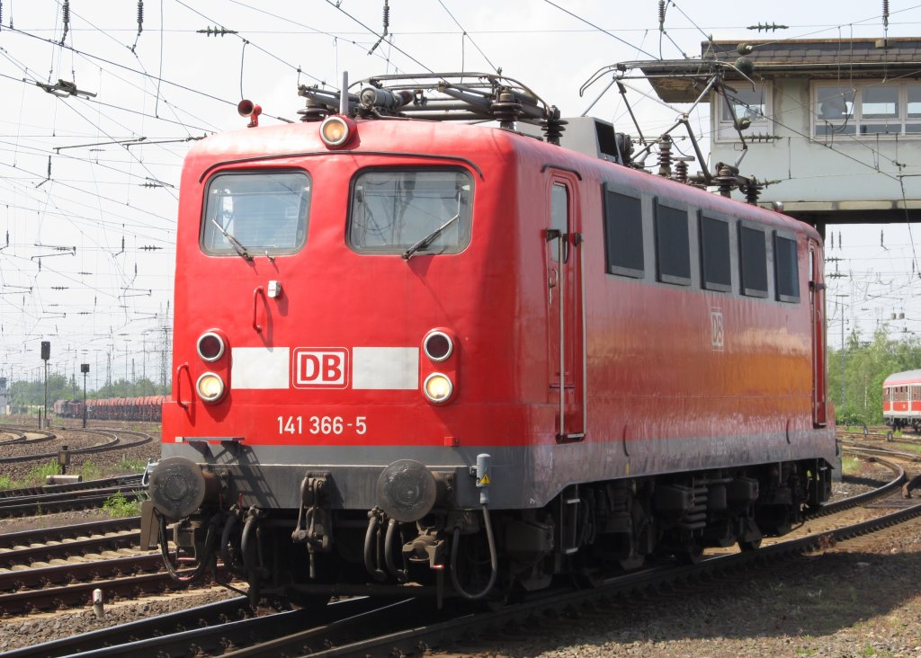 141 366-5 am 21.5.2011 bei der Lokparade im DB Museum Koblenz.