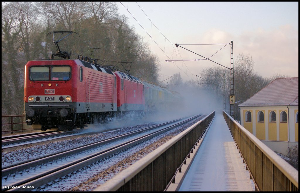 143 204-6 (MEG)  602  und 156 004-4 (MEG)  804  in Regensburg-Pr�fening am 6.12.2012. 