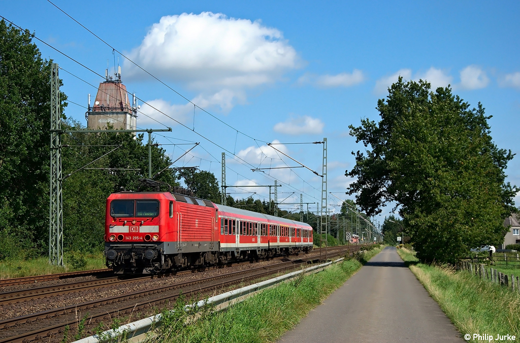 143 295-4 mit der RB 21219 nach Pinneberg am 22.08.2011 in Brokstedt