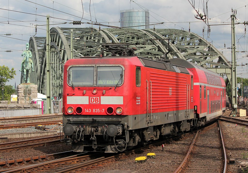 143 835-7 am RB27 in K�ln Hbf am 09.07.2011